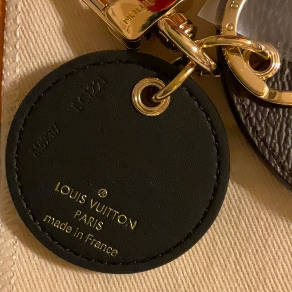 ๐ LOUIS VUITTON MONOGRAM REVERSE KEY HOLDER AND BAG CHARM ๐ - Picture 14 of 16
